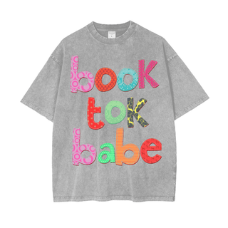 Booktok Babe Shirt in Oversized Style - Bookish Shirts