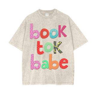 Booktok Babe Shirt in Oversized Style - Bookish Shirts