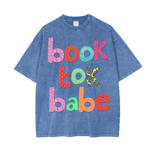 Booktok Babe Shirt in Oversized Style - Bookish Shirts